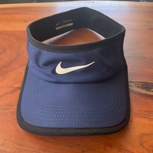 Brand new navy blue Nike visor